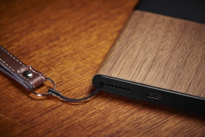 NuAns NEO – dziwaczny smartfon z Windows 10 hitem na Kickstarterze