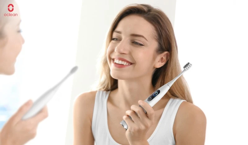 Czyść zęby skuteczniej i ciszej z inteligentną szczoteczką soniczną Oclean X pro Elite