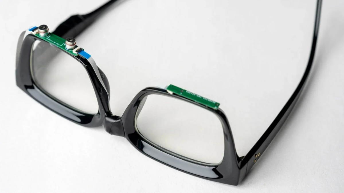 Naukowiec stworzył okulary wyposażone w sonar. Mają większy sens niż myślisz