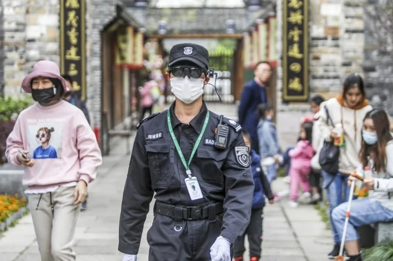 Chińskie służby otrzymały okulary z termowizją do wyszukiwania chorych