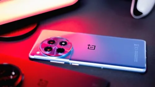 OnePlus 12R to pierwszy taki smartfon marki, jaki zagościł w Polsce