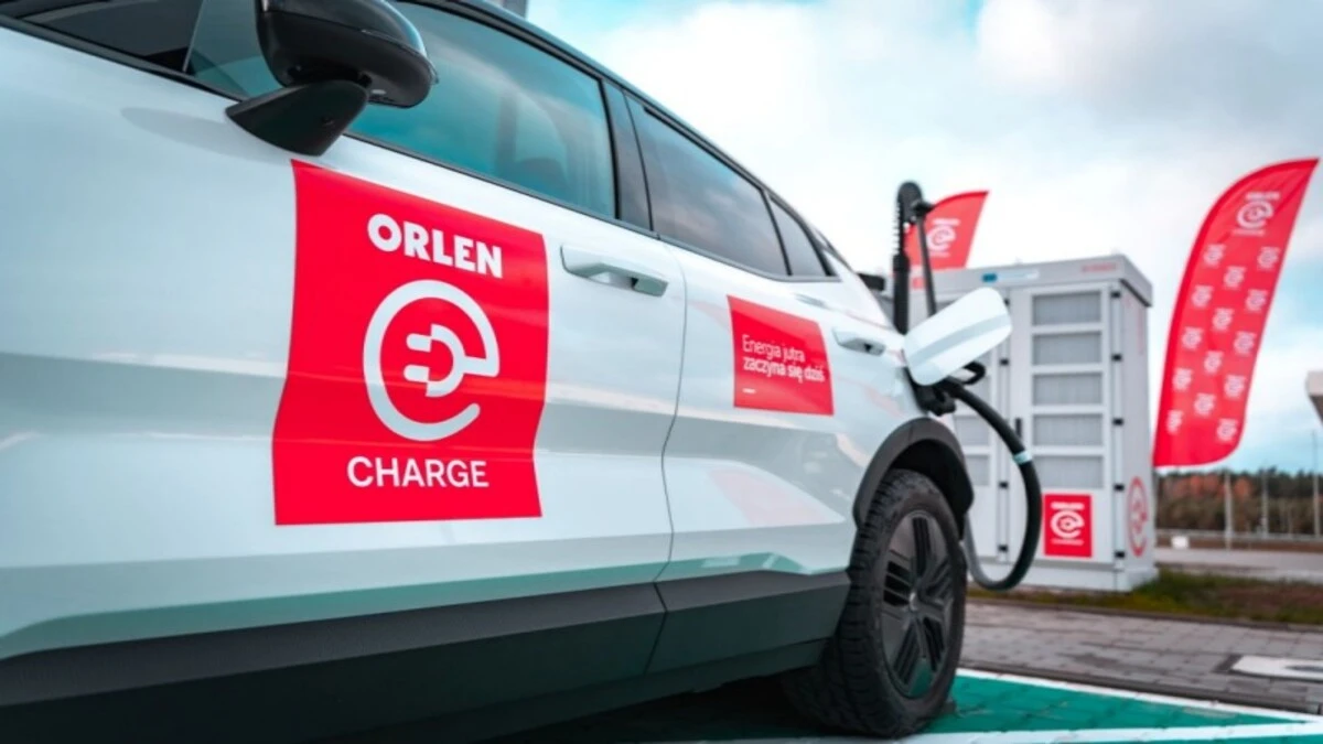 Orlen ścina ceny na wakacje. Tyle zaoszczędzisz na ładowaniu elektryka