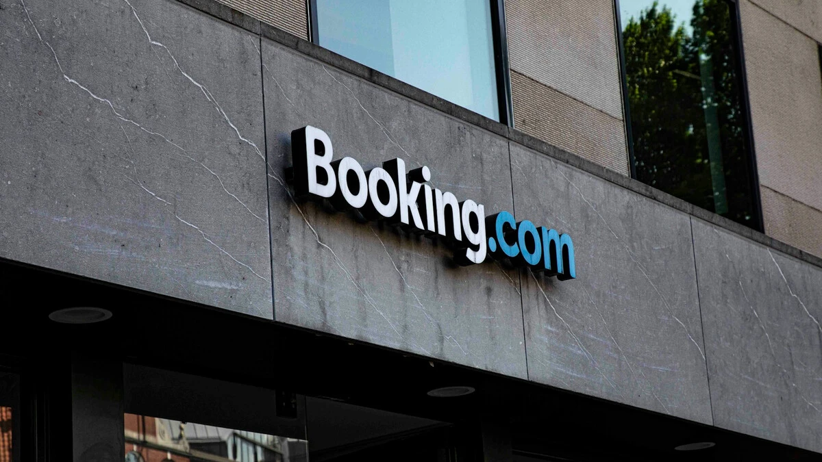 Oszustwo na Booking wraca w wakacje. Nowa metoda wyczyści Twoje konto