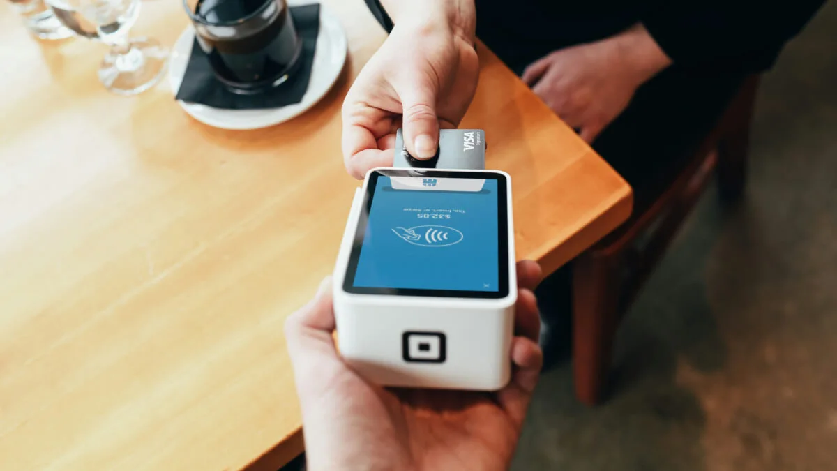 Robisz to ze swoją kartą? Przestań, możesz stracić pieniądze