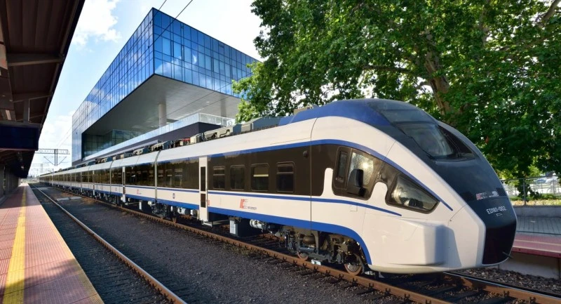 W pociągach PKP Intercity w końcu zagości szybszy internet