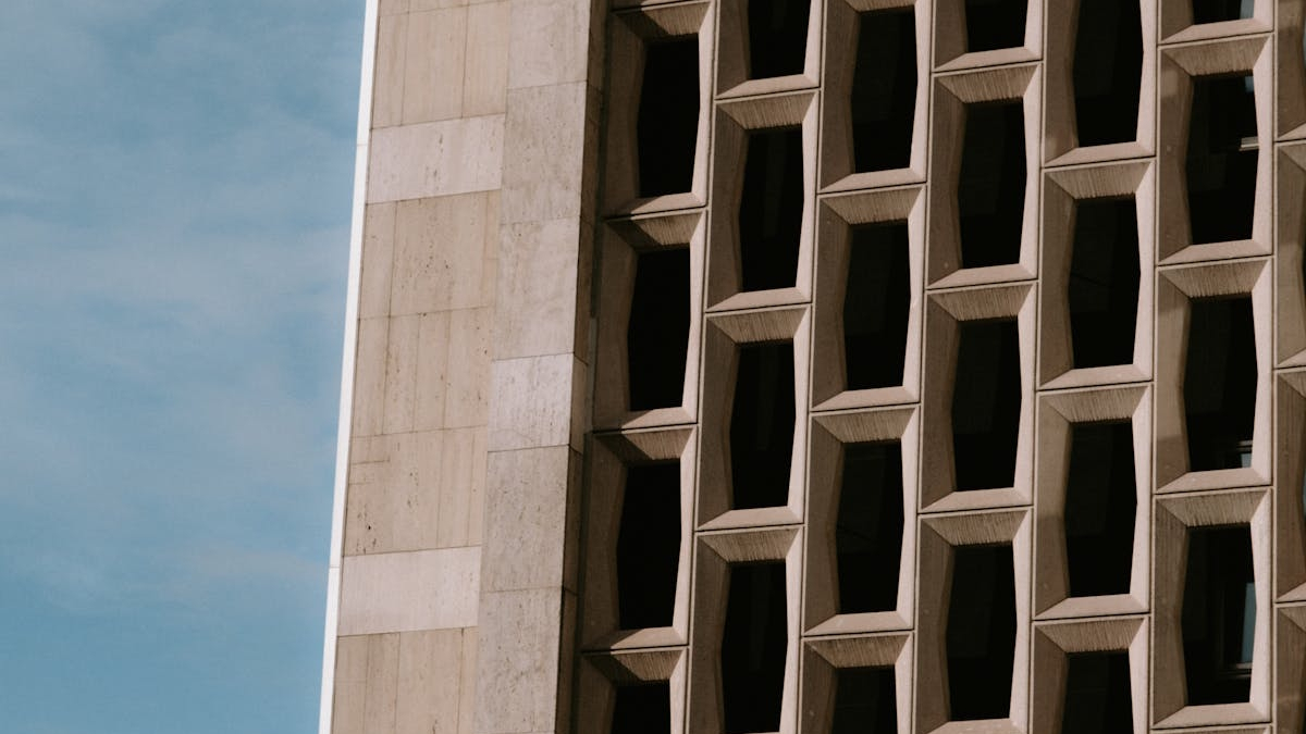 Betonowe budynki magazynami energii? Odkrycie naukowców z MIT