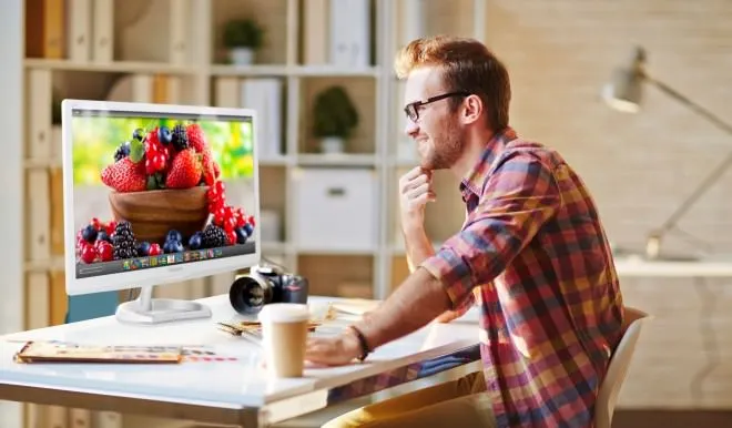 Philips prezentuje pierwszy na świecie monitor z technologią kropki kwantowej