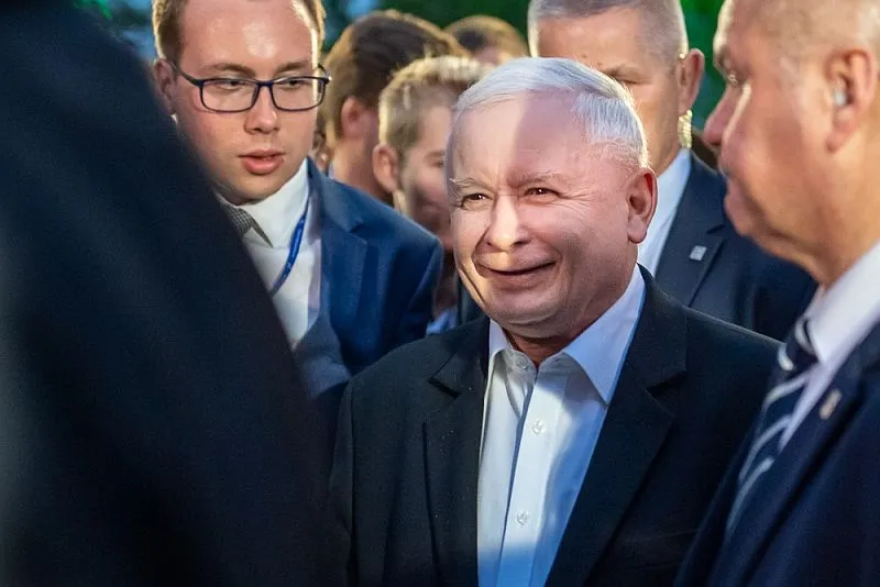 Program wyborczy PiS: światłowód w każdym domu, 5G w większości miast Polski do 2023