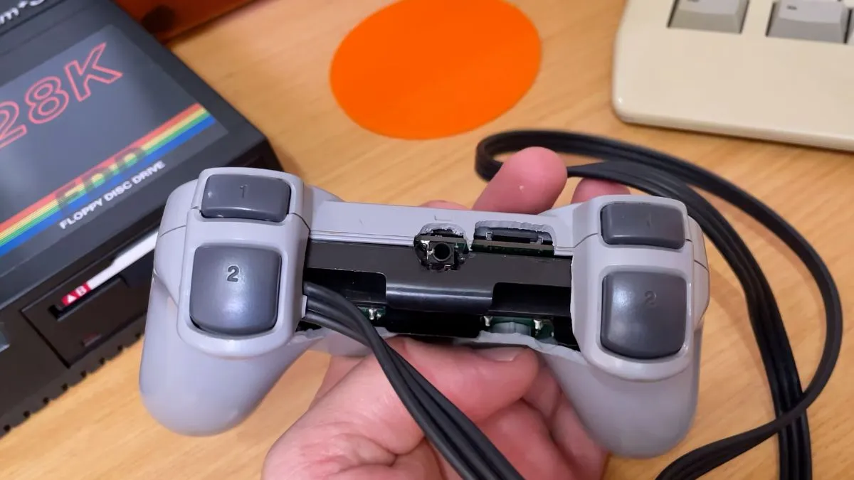 Konsola ukryta w padzie. PlayStation 1 miało dostać absurdalną wersję