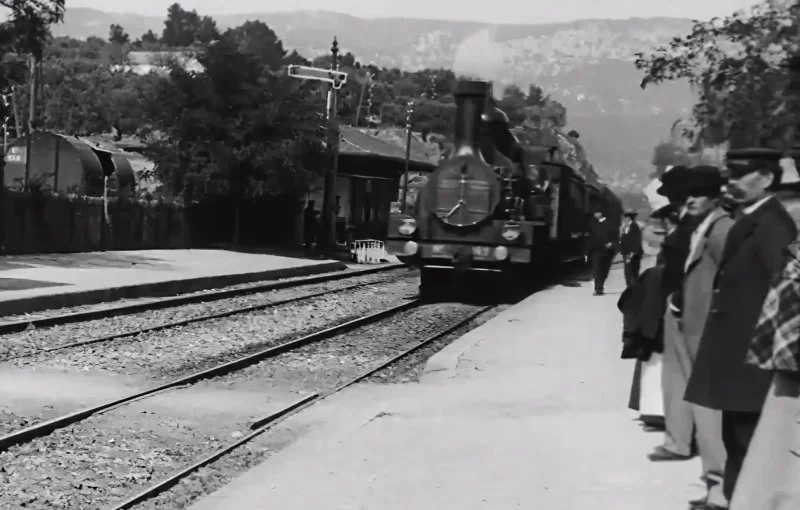 Dzięki sztucznej inteligencji w 4K i kolorze obejrzysz film z 1896 roku [wideo]