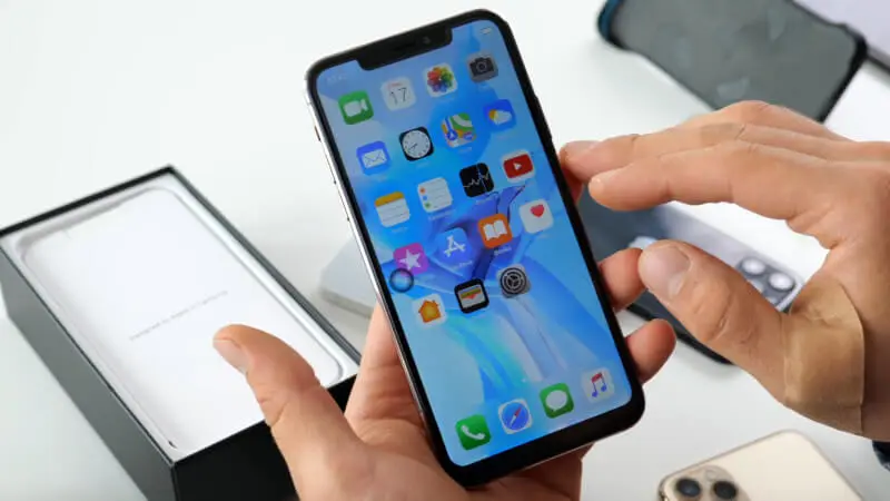 Chińczycy nie czekali na pokaz iPhone 12. Już teraz zrobili jego marny klon [wideo]