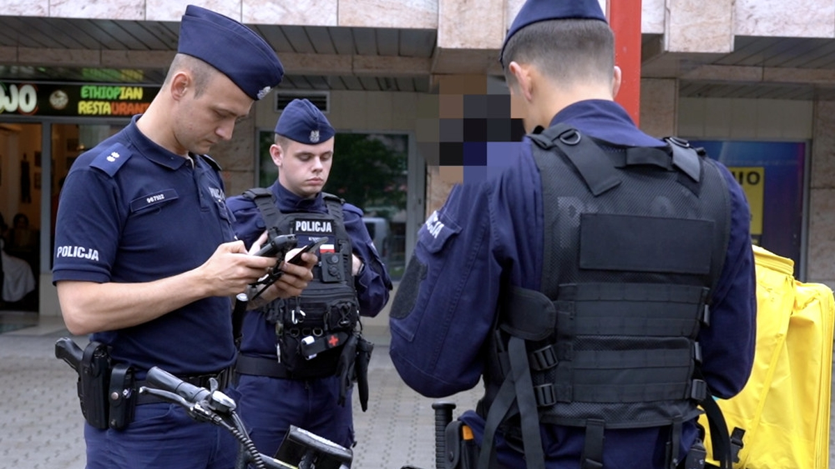Wielka kontrola hulajnóg i rowerów w Warszawie. 74 mandaty i ponad 30 tys. zł kar