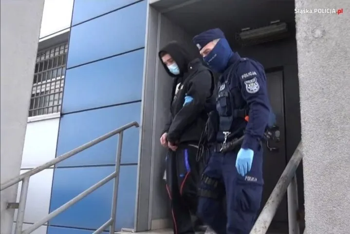 Internetowi przestępcy w rękach polskiej Policji. Oszukali kilkaset osób