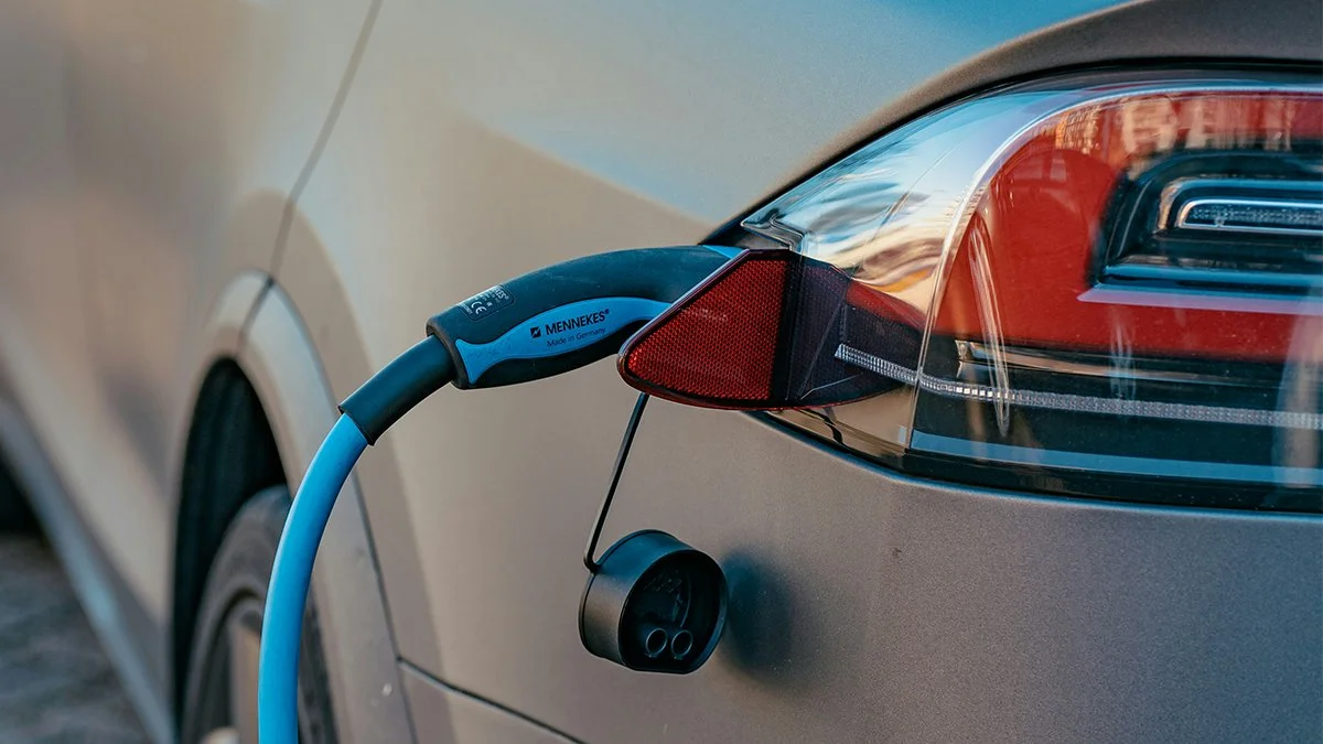 Na polskiej wsi coraz łatwiej naładować elektryka. Prosty powód