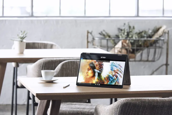 ASUS ZenBook Flip 14 trafił do sprzedaży w Polsce. Śliczny laptop w dobrej cenie