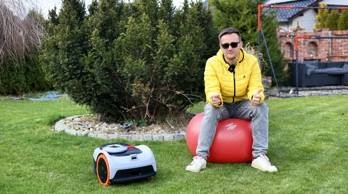 Roboty koszące Segway Navimow taniej. Rabaty do 1500 zł i garaż gratis