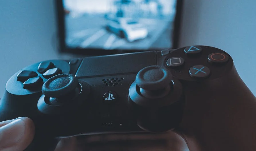 Wielkie emocje i niekończąca się zabawa, czyli najlepsze gry na PS4