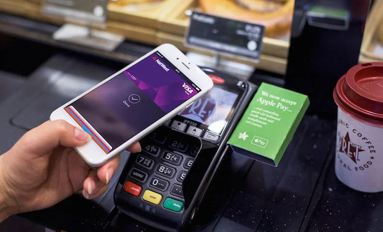 Apple Pay oficjalnie dostępne w Polsce. To koniec tradycyjnych płatności?