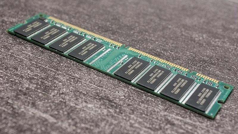Według analityków, ceny pamięci RAM spadną niedługo o blisko 50 procent