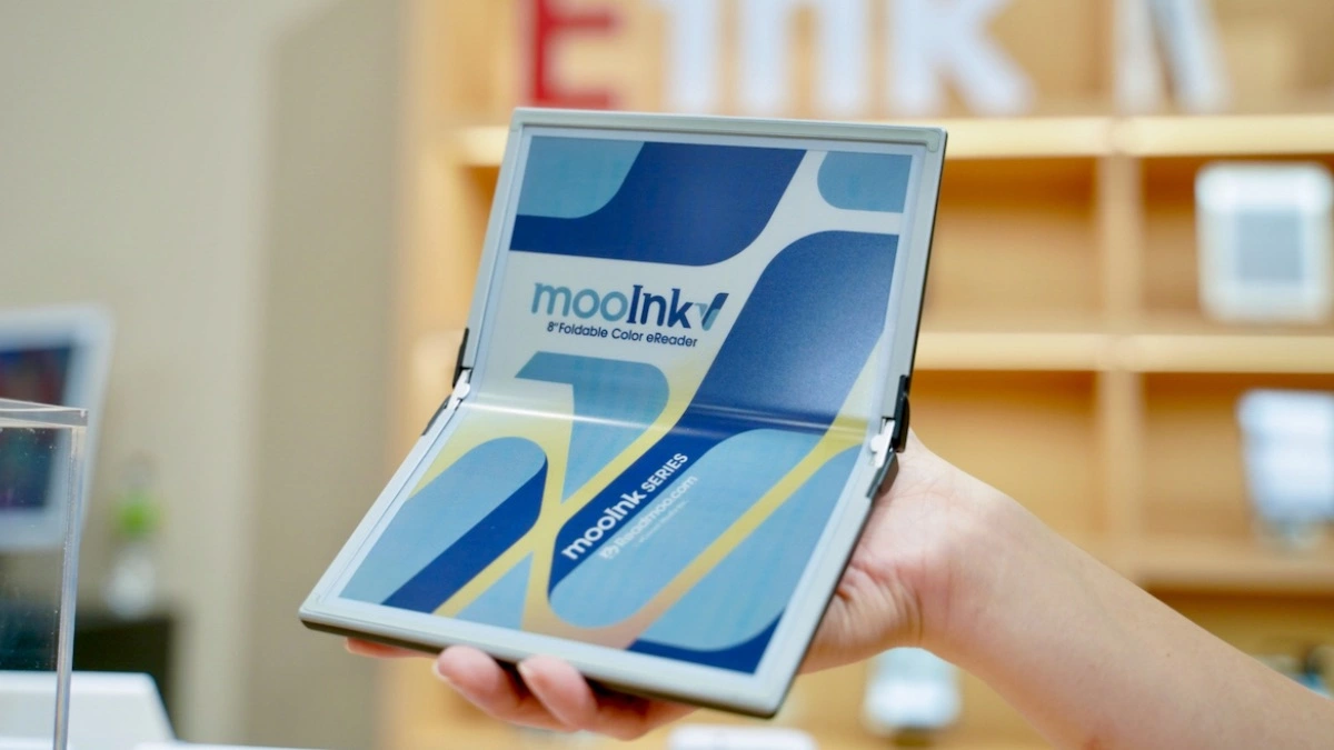 Powstał czytnik e-booków ze składanym ekranem.  Nowy standard?