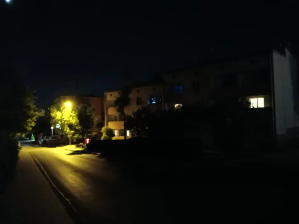 Realme 12+ - noc - tryb podstawowy