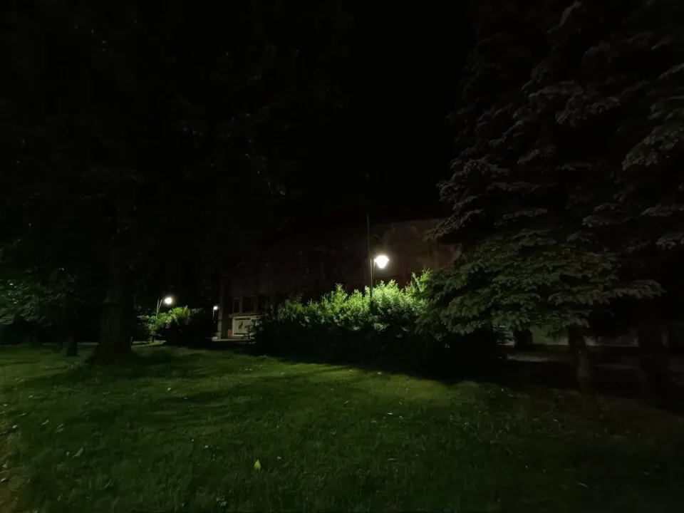 Realme 12+ - noc - aparat ultraszerokokątny - tryb podstawowy