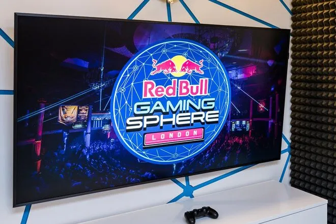 Red Bull otworzył podziemny e-sportowy bar w Londynie