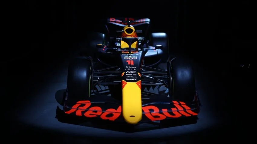 Nowa hulajnoga elektryczna Red Bull Racing wjechała do Polski w promocyjnej cenie
