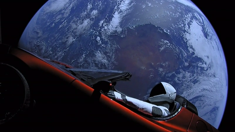 Wystrzelona w kosmos Tesla Roadster w końcu dotarła do Marsa