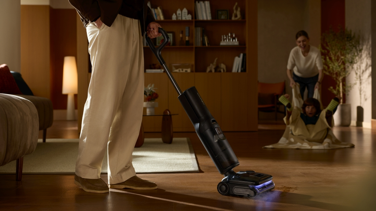 Ten odkurzacz myje podłogi gorącą wodą i parą. Roborock F25 Ultra już w Polsce