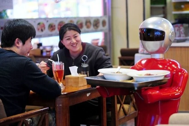 Robot zastąpił kelnera w chińskiej restauracji