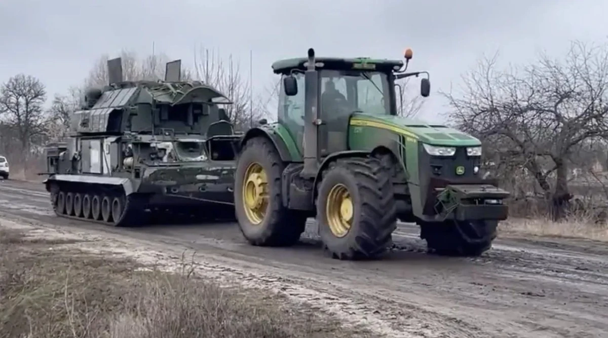 Rosjanie ukradli z Ukrainy pojazdy rolnicze. Ukraińcy zdalnie je unieruchomili