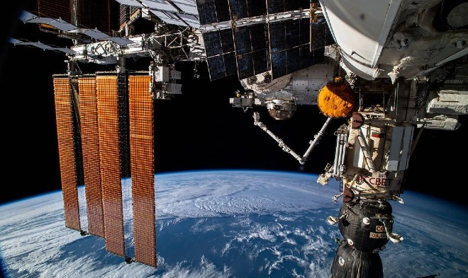 Rosyjski moduł do ISS wyrzucił stację z orbity. Co się stało?