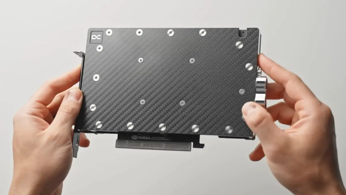 „Malutki potwór”. Najmniejszy na świecie GeForce RTX 4090 zadziwia formą