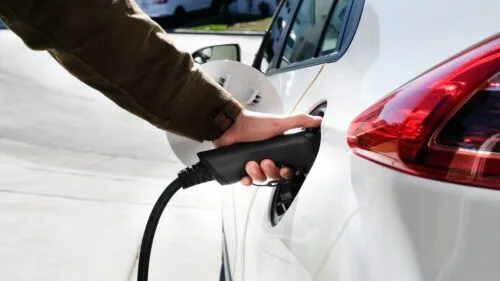 samochód elektryczny czy hybryda