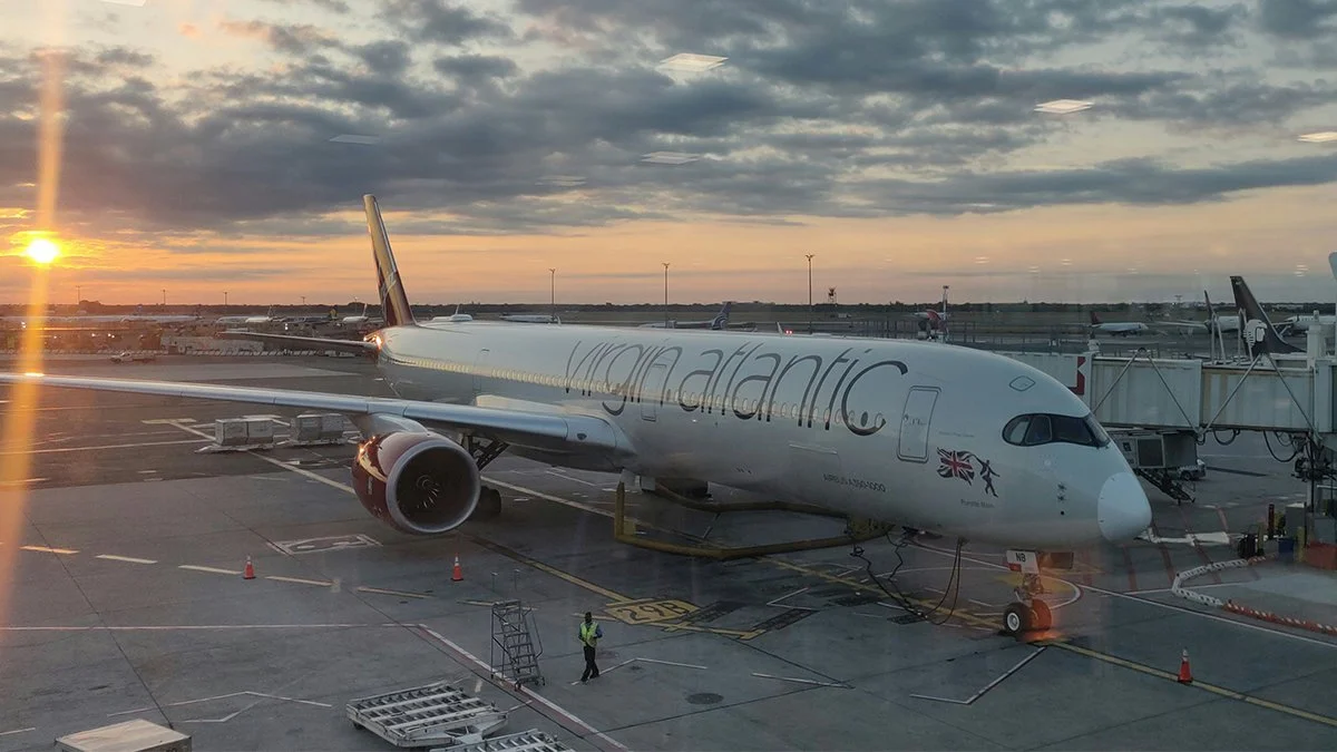 Pasażer dostrzegł brak śrub w samolocie. Lot odwołano