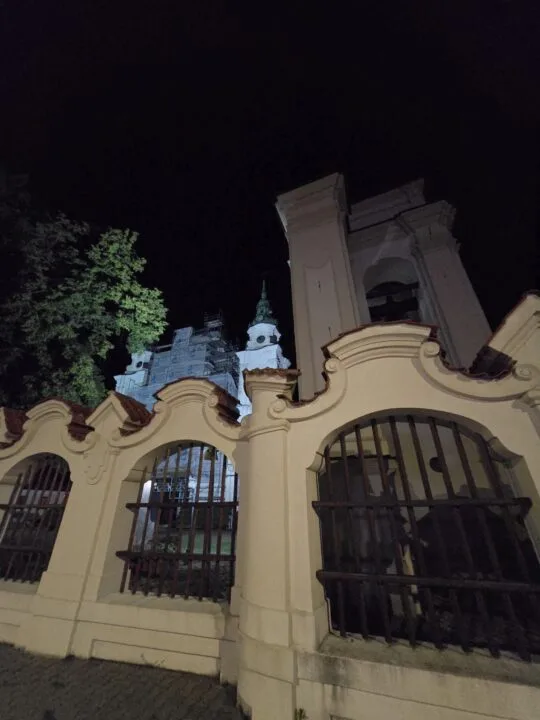 Tryb podstawowy, Aparat ultraszerokokątny