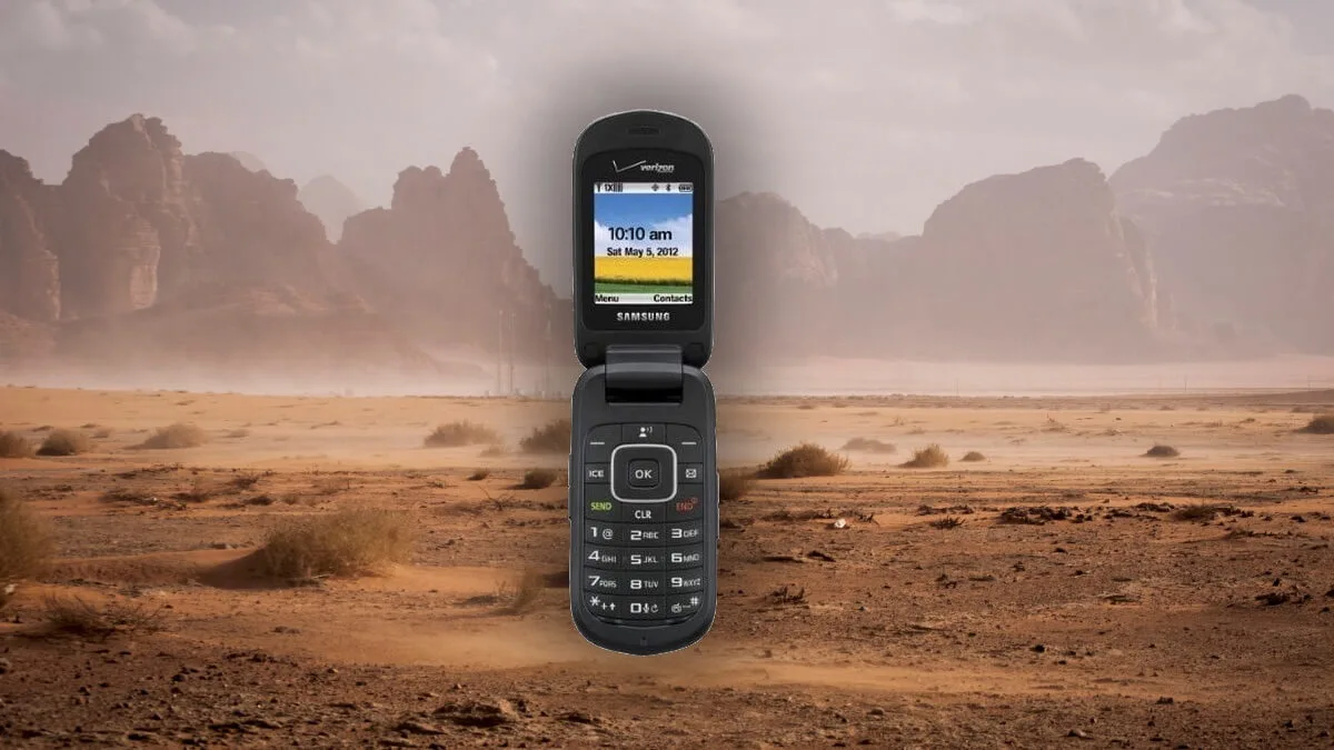 Ten telefon przez 10 lat leżał na pustyni. Oto historia pełna tajemnic