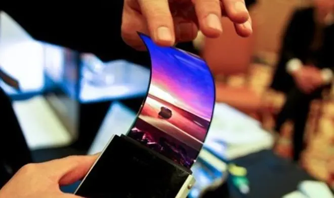 Samsung opracował ekran OLED, który jest w stanie się rozciągać