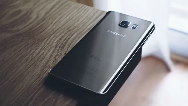 Samsung patentuje rozsuwany wyświetlacz. Jak to działa?