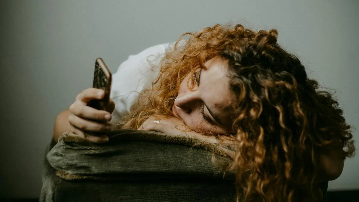 Ile razy spoglądasz na ekran smartfona? Spoiler: za dużo