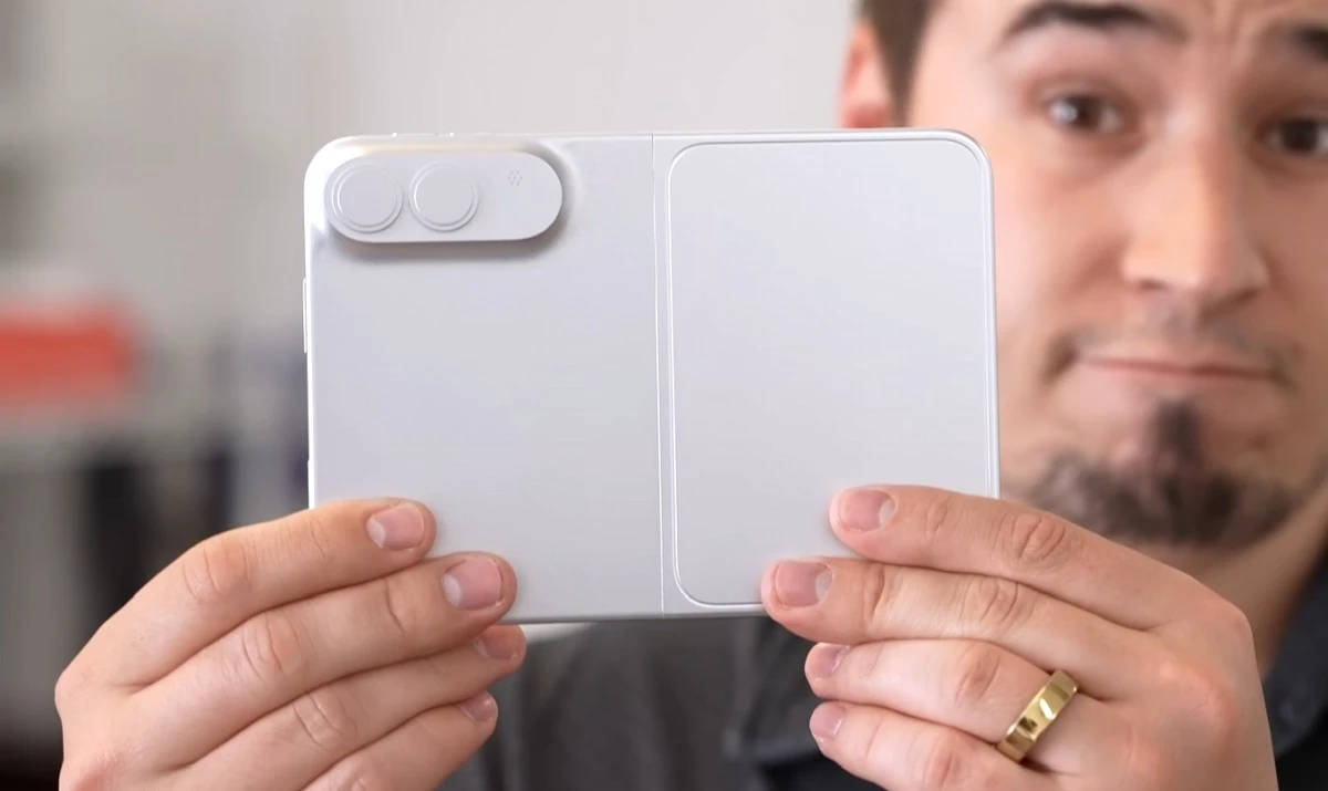 Tak wygląda składany iPhone. Jedna rzecz zaskakuje