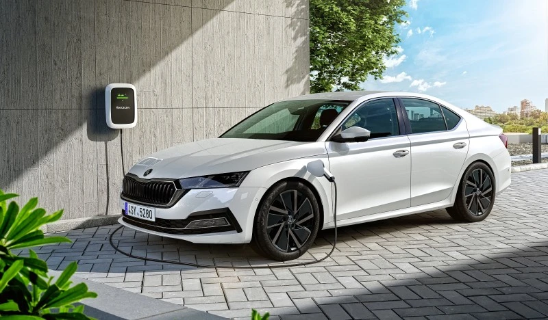 Hybrydy plug-in szkodzą bardziej niż diesle. To wina kierowców