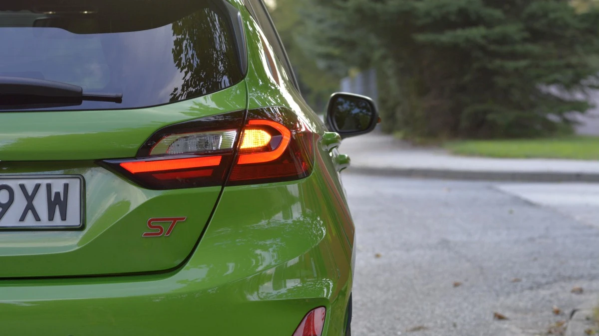 30 proc. Polaków lubi kontrolę nad autem. Reszta woli nowocześność