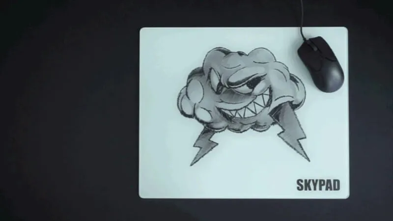 Podkładka gamingowa pod mysz SkyPAD Glass XL wykonana ze szkła – jedyna w swoim rodzaju