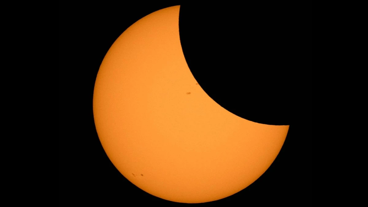 Księżyc może skrywać cenne informacje o historii Słońca. Oto dlaczego