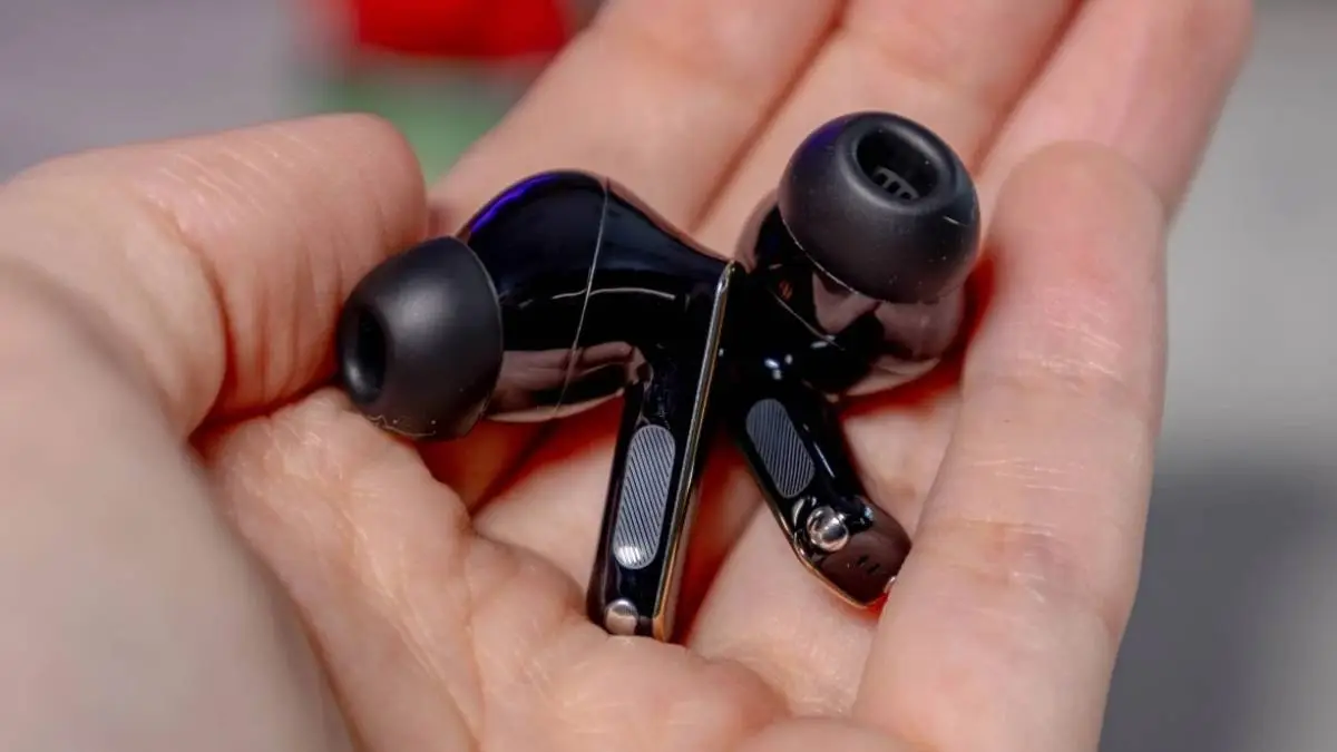 Słuchawki bezprzewodowe przejdą rewolucję. Bluetooth jest passé?