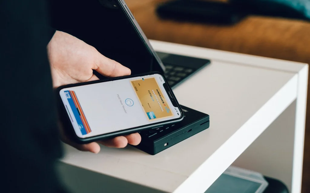 Smartfony z NFC: czy to rzeczywiście najlepszy sposób płatności za zakupy?