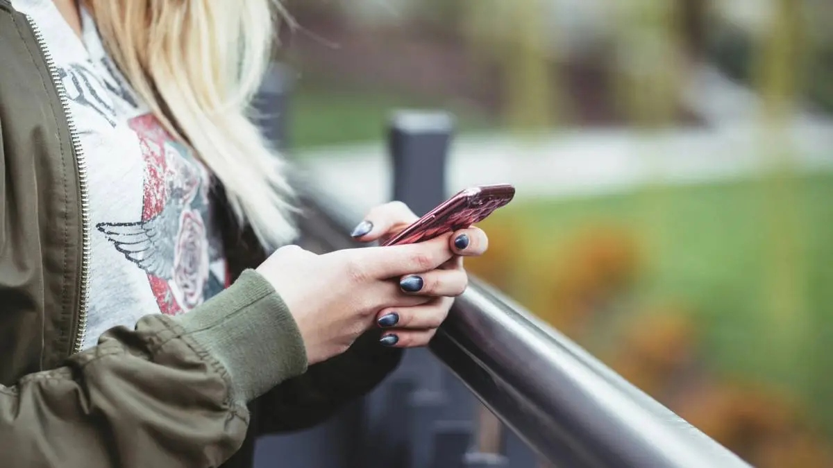 Kolejny kraj chce zakazać social media nastolatkom. Tym razem w Europie