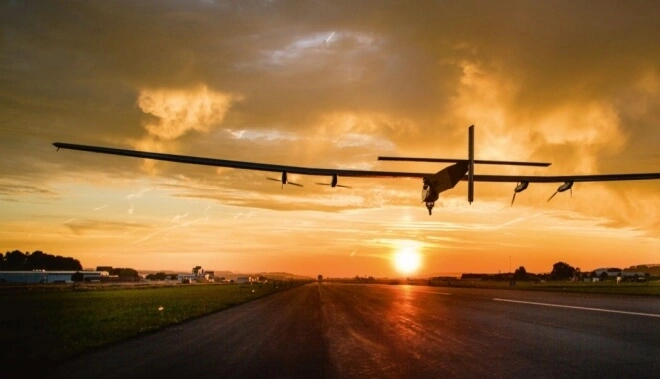 Załogowy samolot napędzany energią słoneczną w 23 dni okrążył Ziemię